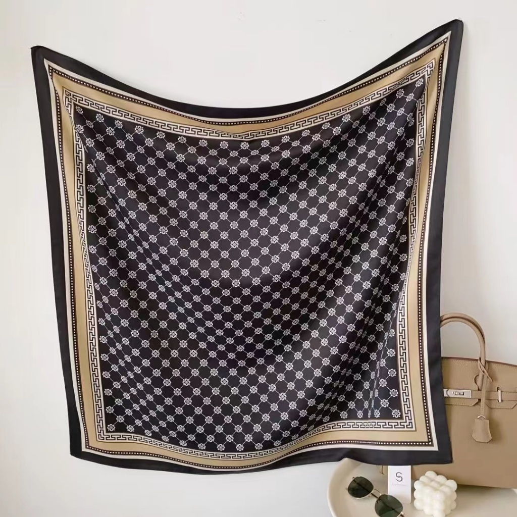 Lisa พิมพ์ผ้าพันคอผ้าพันคอผ้าไหมรู้สึกผ้าพันคอพิมพ์ Musilim Lady Hijab 90x90 ซม.