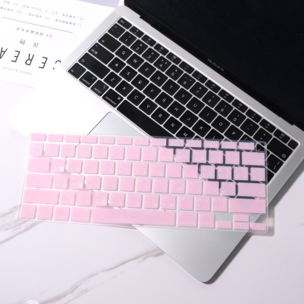 ไทย US Layout แป้นพิมพ์สีดําผิวสําหรับ MacBook M4 M3 M2 M1 ซิลิโคนคีย์บอร์ดฟิล์ม Air Pro13 14 15 16 นิ้ว A3241 A3112 A3403 A3113 A3240 A3114 A2918 A2992 A2991 A2337 A2338