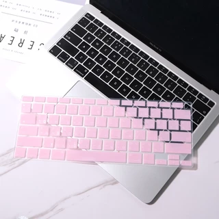 ไทย US Layout แป้นพิมพ์สีดําผิวสําหรับ MacBook M4 M3 M2 M1 ซิลิโคนคีย์บอร์ดฟิล์ม Air Pro13 14 15 16 นิ้ว A3241 A3112 A3403 A3113 A3240 A3114 A2918 A2992 A2991 A2337 A2338