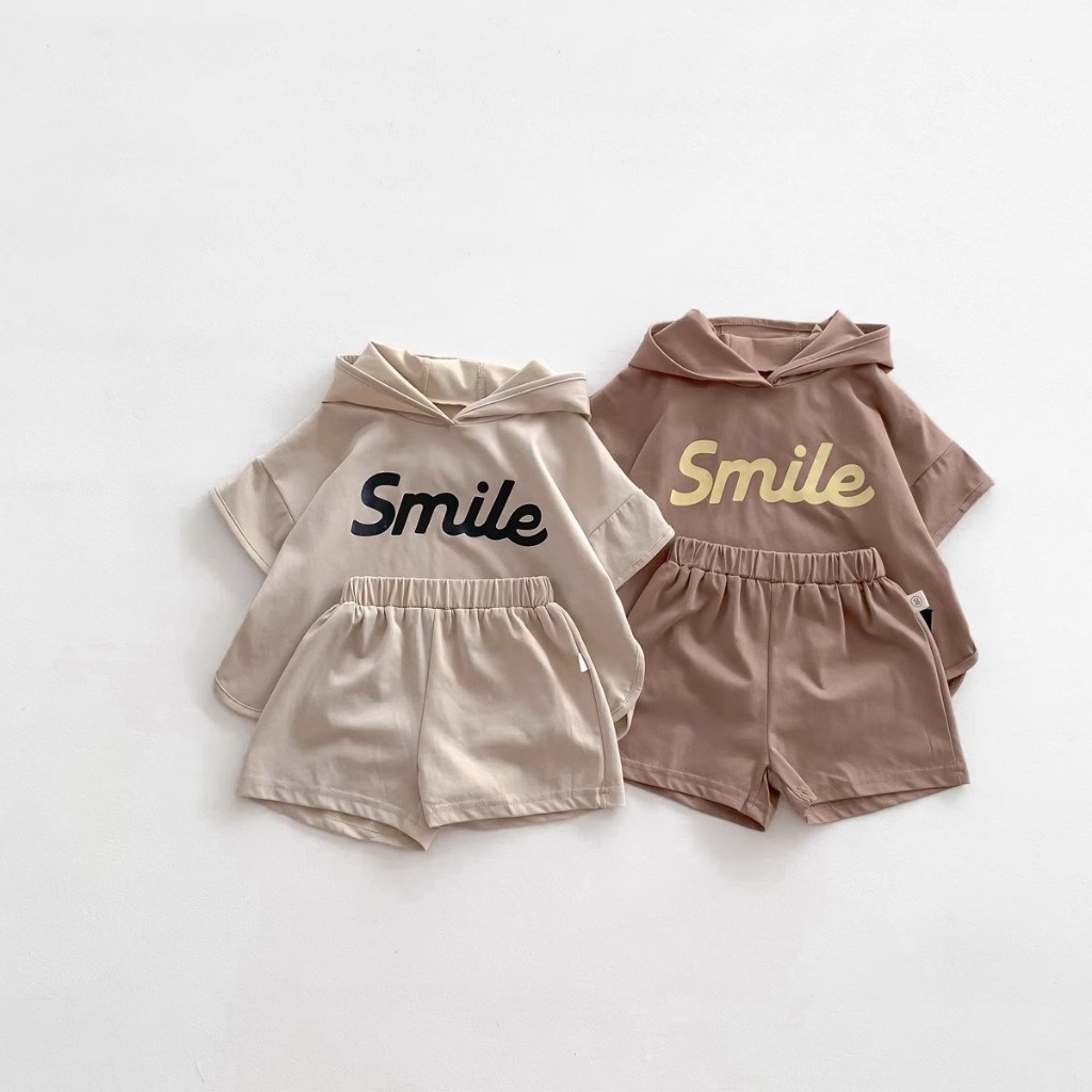 ชุดเสื้อแขนสั้น มีฮู้ด สวมใส่สบาย สไตล์เกาหลี แฟชั่นฤดูร้อน สําหรับเด็กผู้ชาย สองชิ้น