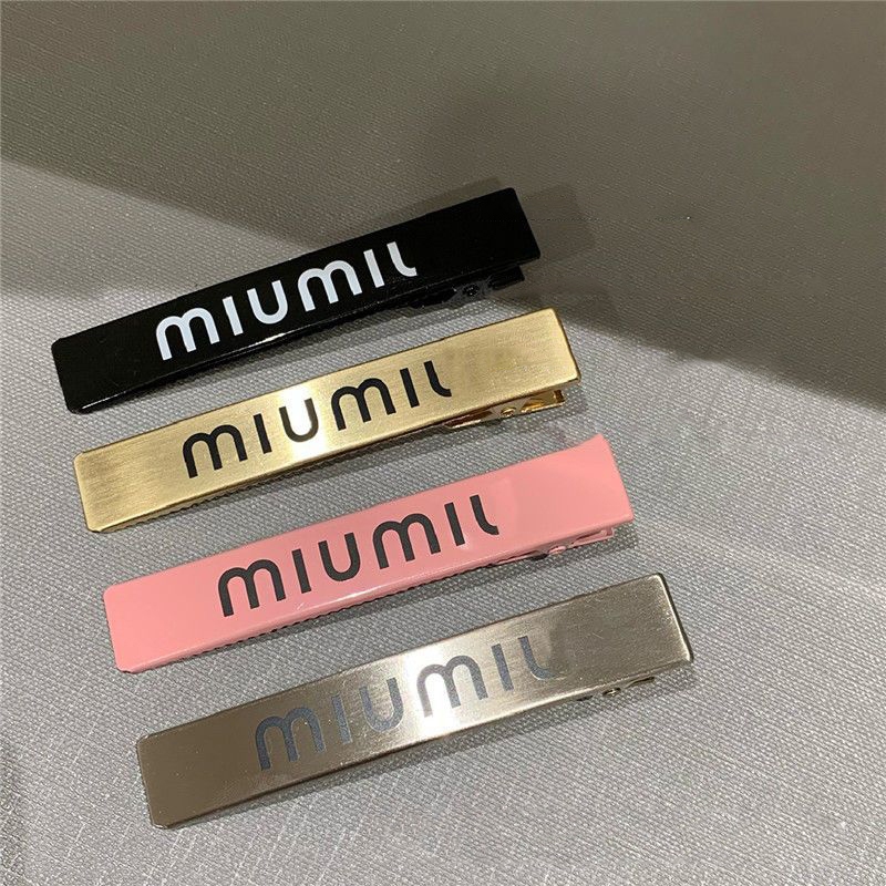 แฟชั่นเกาหลีตัวอักษรโลหะกิ๊บติดผมหญิงสีทองสีเงิน อิน ของขวัญวันเกิดนักเรียน กิ๊บติดผม