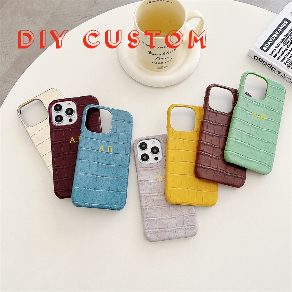 Personalise การปรับแต่งตัวอักษรชื่อ Hard Case สําหรับ iPhone 16 15 14 13 12 11 Pro XS Max X XR Plus จระเข้หรูหราฝาครอบหนัง PU