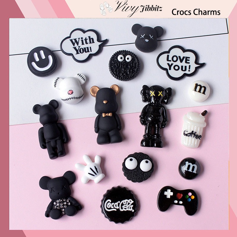 Jibbitz Crocs จิ๊บบิท ติดรองเท้า Black Violence Bear ของแทั Jibbitz Crocs เกาหลี 3D-056