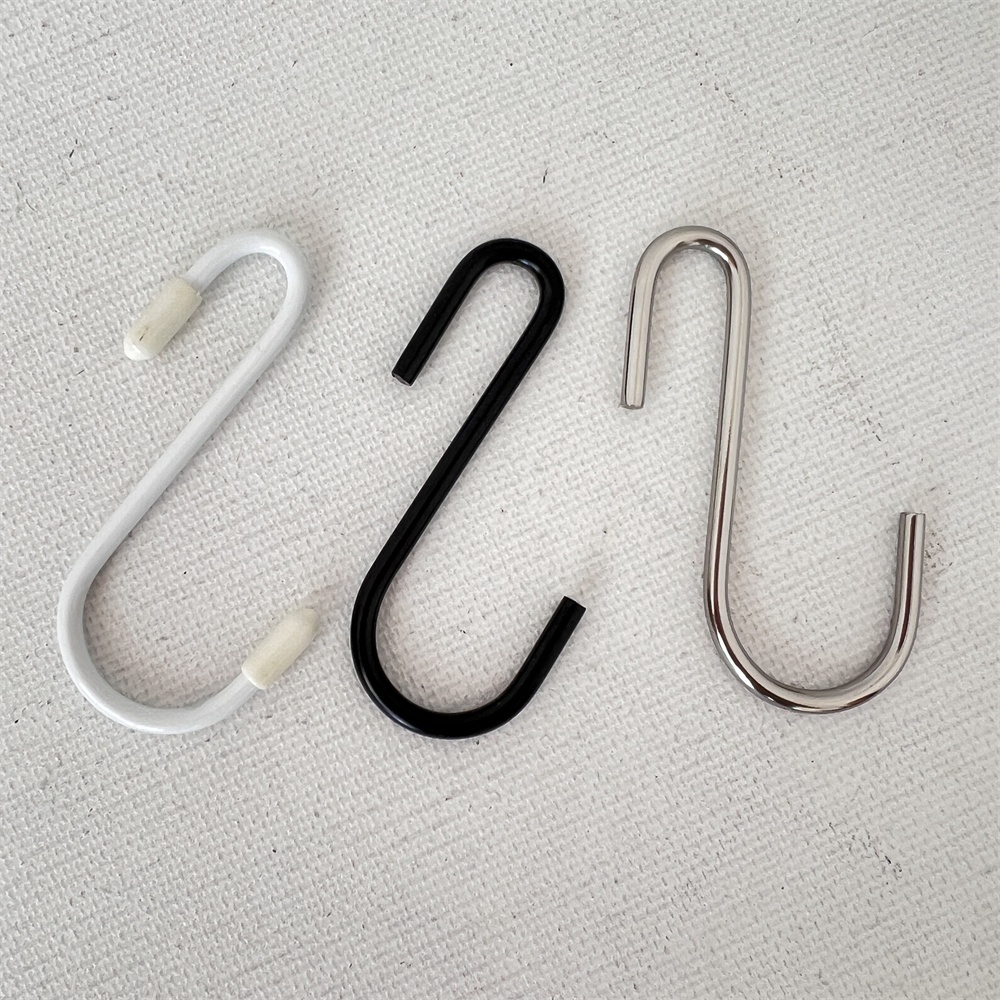 6 ชิ้นสแตนเลสสีดําสีขาว S Hook ห้องครัวบ้านสวน S Hook S-Shaped Hook ติดผนังกระถางดอกไม้ตะกร้าดอกไม้อุปกรณ์เสริม