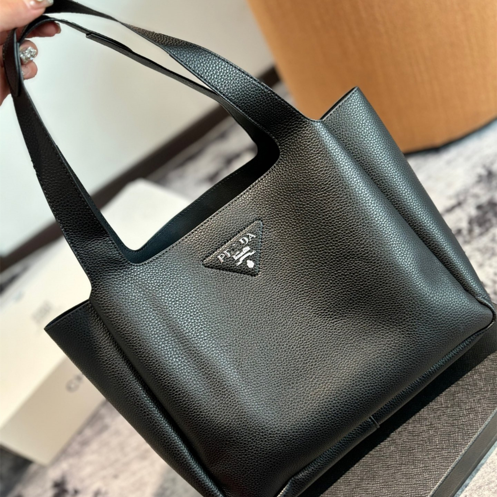 [1: 1 Boutique] กระเป๋าโท้ทหนังแท้บรรยากาศเรียบง่ายสไตล์ขี้เกียจพร็อพช้อปปิ้งตัวเลือกครั้งแรก
