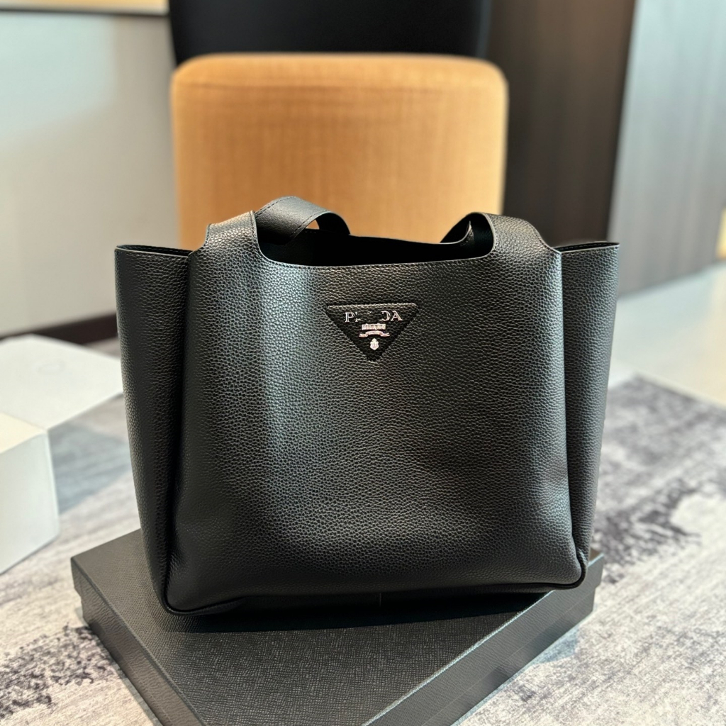[1: 1 Boutique] กระเป๋าโท้ทหนังแท้บรรยากาศเรียบง่ายสไตล์ขี้เกียจพร็อพช้อปปิ้งตัวเลือกครั้งแรก