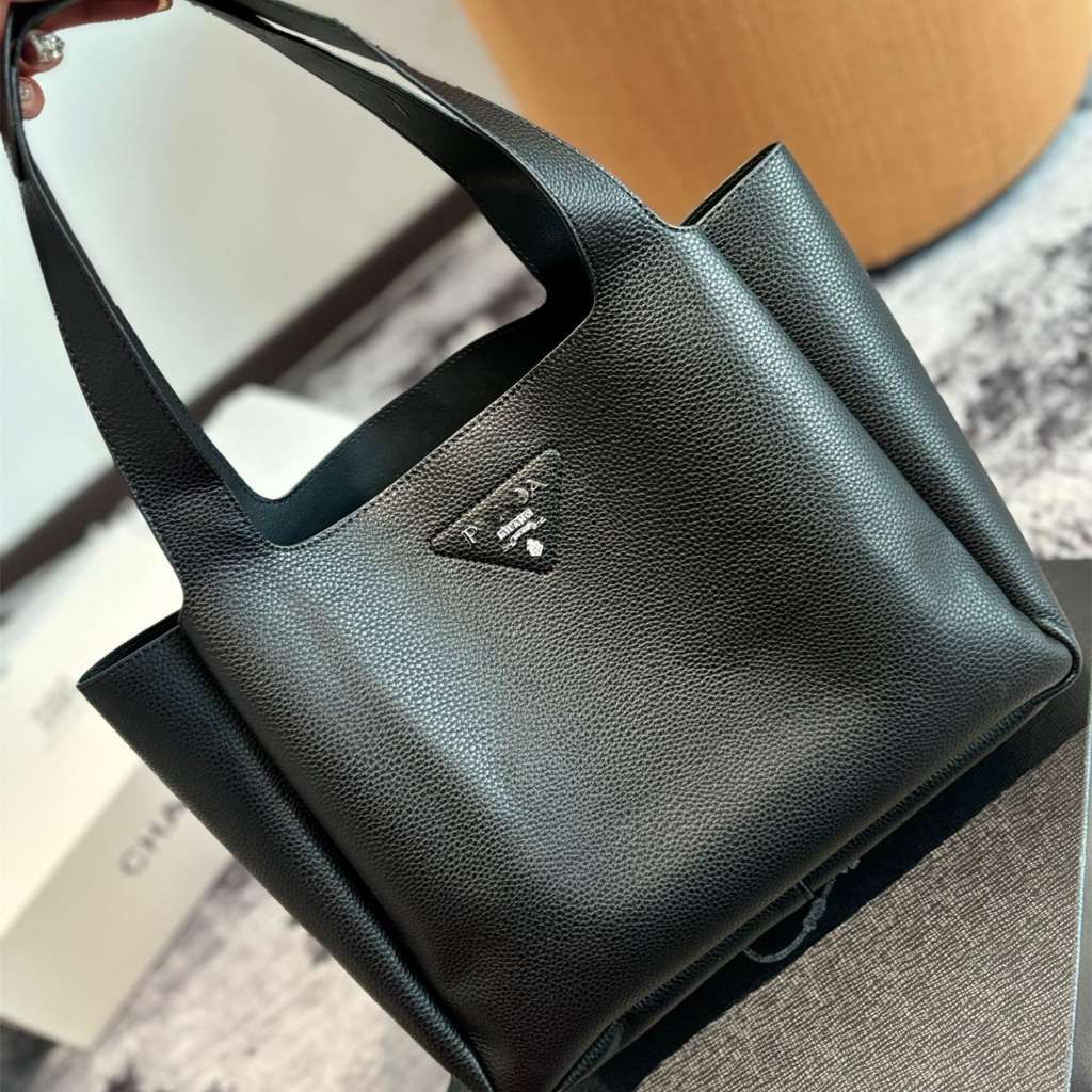[1: 1 Boutique] กระเป๋าโท้ทหนังแท้บรรยากาศเรียบง่ายสไตล์ขี้เกียจพร็อพช้อปปิ้งตัวเลือกครั้งแรก