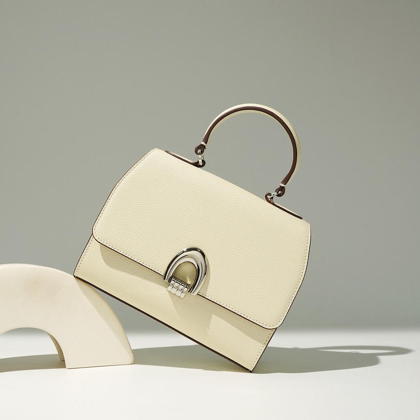 กระเป๋าถือหนังวัวสไตล์ใหม่ Texture Niche Bag Simple Commuter All-Match Casual Shoulder Messenger