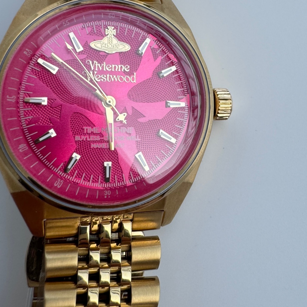 Vivienne Westwood แกะสลัก Star Plate แฟชั่นนาฬิกาชาย/หญิง 39MM