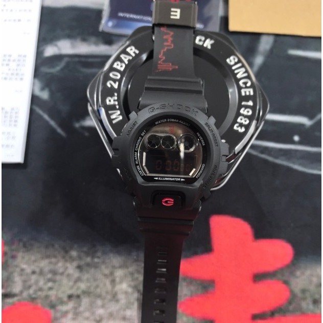 （สิงค้าขายดี）รุ่นฮิต สายแฟชั่น นาฬิกาผู้ชาย สีดำ หน้าปัดดิจิตอล สายเรซิ่น พร้อมส่ง รับประกัน 1 ปี รุ่น DW-6900