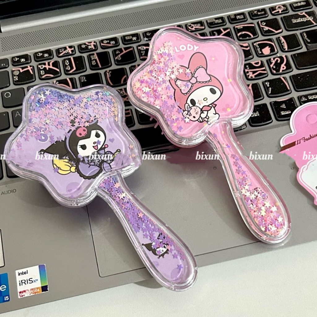 Sanrio เด็ก Quicksand ถุงลมนิรภัยหวีสุ่ม 1 ชิ้น Kuromi Melody Cinnamoroll Air Cushion หวีนวดหวีความงามหวีผมสาวเพื่อน