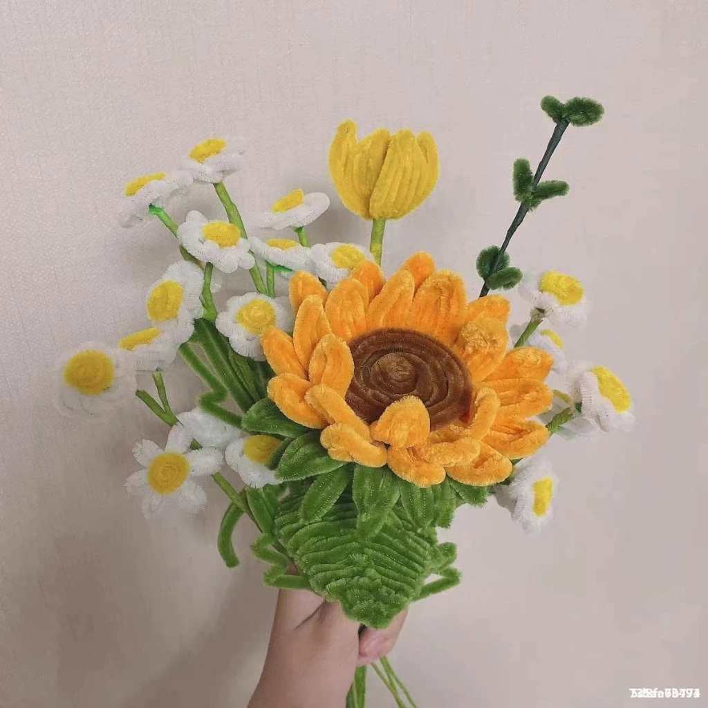 (100pcs) สินค้าพร้อมส่ง ลวดกำมะหยี่ DIY แยกสี สร้างสรรค์งานประดิษฐ์ต่างๆ สำหรับงานฝีมือ สีสันสดใส สินค้าขายดี thumbnail 4
