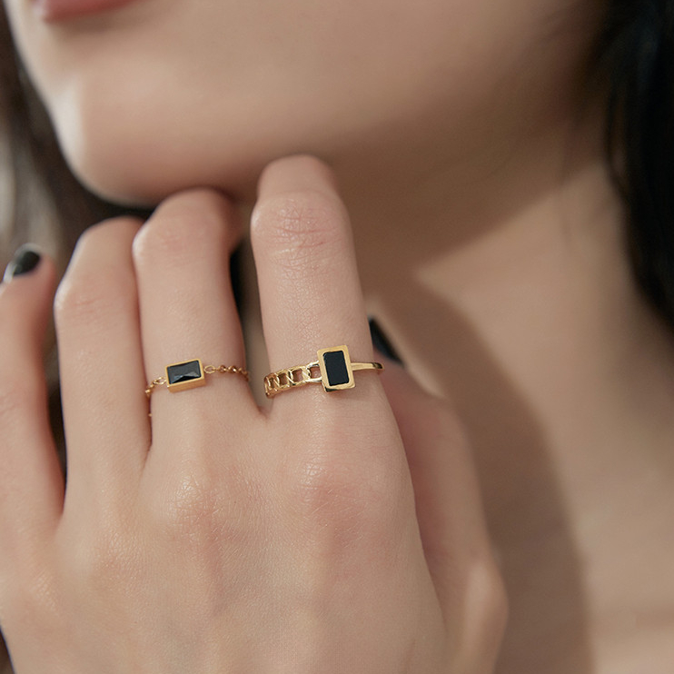 Light Luxury18k แหวนเหล็กไทเทเนียมแบบปรับได้ชุบทองสําหรับผู้หญิง