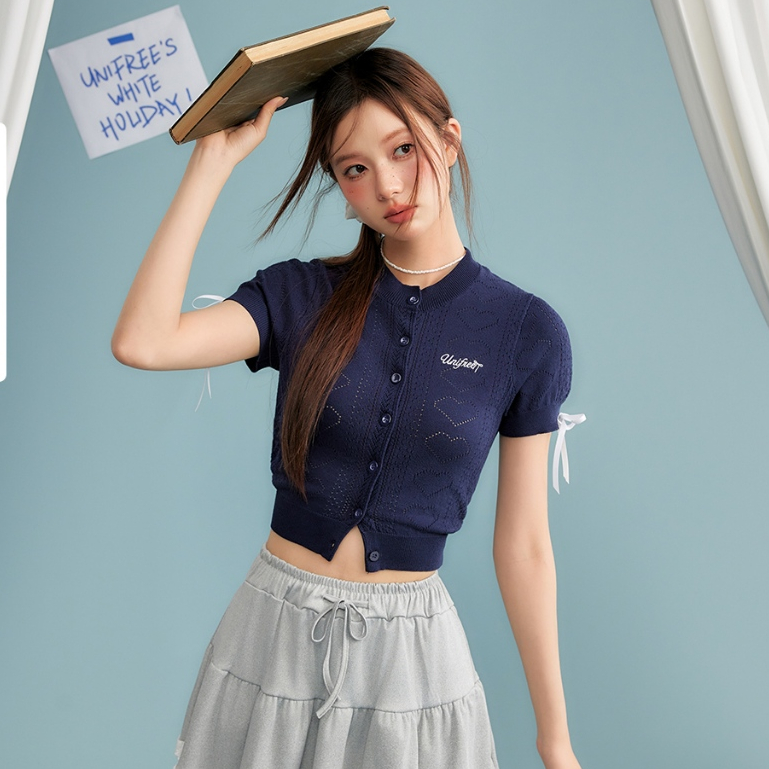 เสื้อคาร์ดิแกนผ้าถักสั้นทรงสลิม ยูนิฟรี