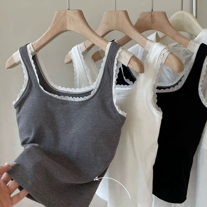 สายเดี่ยวลูกไม้ ดีเทลสายลูกไม้ยืดได้ ฟรีไซส์ มีฟองน้ำในตัว กระดุมหน้าติดได้จริง