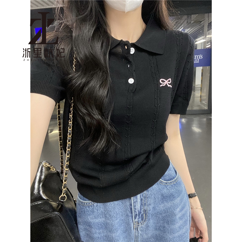 ZHELIHANGFEI เสื้อสเวตเตอร์ถักปักลายพร้อมปมบิด คอปกโปโล แขนสั้น สไตล์มหาลัย เสื้อเข้าชุด