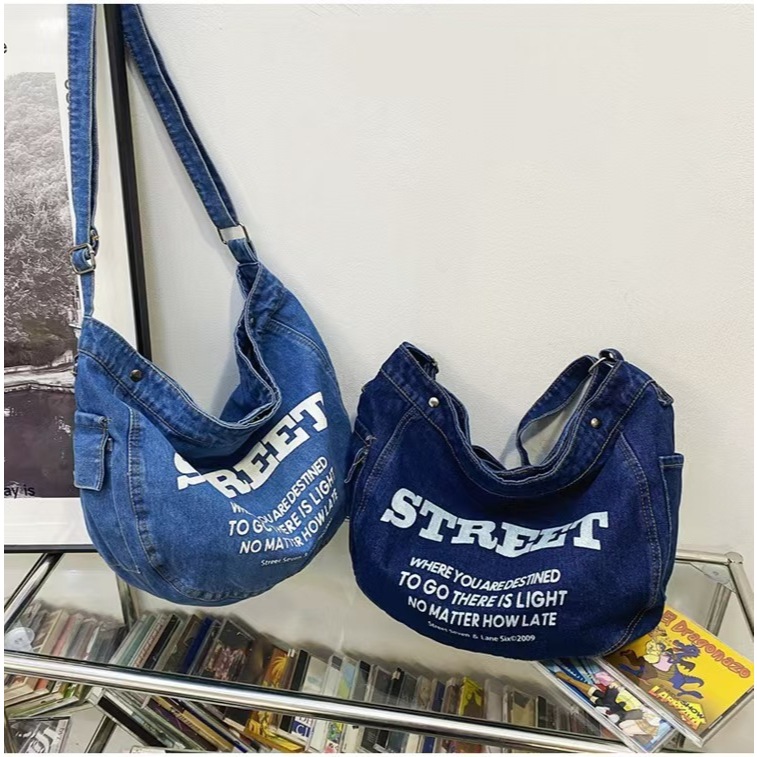 A.t.a สไตล์ใหม่เวอร์ชั่นเกาหลี Denim Messenger กระเป๋าผ้าใบหญิงนักศึกษาวิทยาลัย Class ความจุขนาดใหญ่