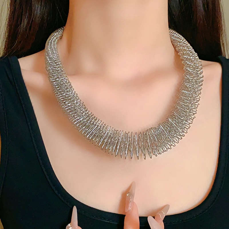 ยุโรปและอเมริกาโอ้อวดฤดูใบไม้ผลิตัดปก เครื่องเทศสาวอารมณ์โลหะสไตล์สร้อยคอบุคลิกภาพออกแบบเฉพาะแฟชั่นคอปกผู้หญิง - รูปที่ 5