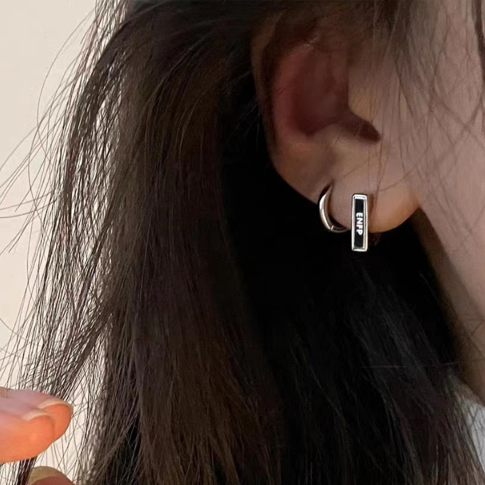 Sterl เงินสเตอร์ลิงต่างหูหญิงต่างหู Niche Design High-End คลิปหูหูกระดูกหัวเข็มขัดต่างหูสไตล์ใหม่