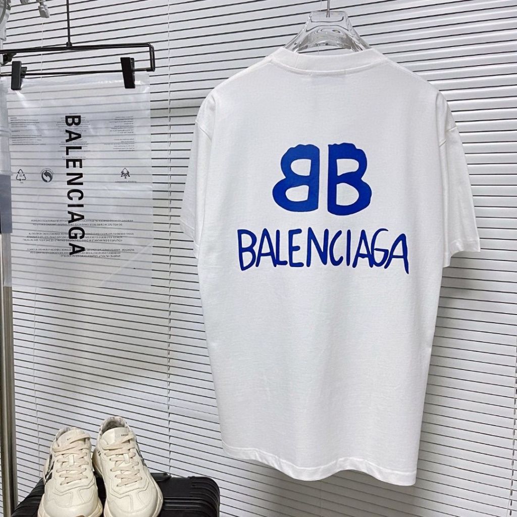 เสื้อยืดแขนสั้นคอกลมพิมพ์ลาย BB ใหม่ของ บาเลนเซียก้า ทรงหลวมสําหรับผู้ชายและผู้หญิง