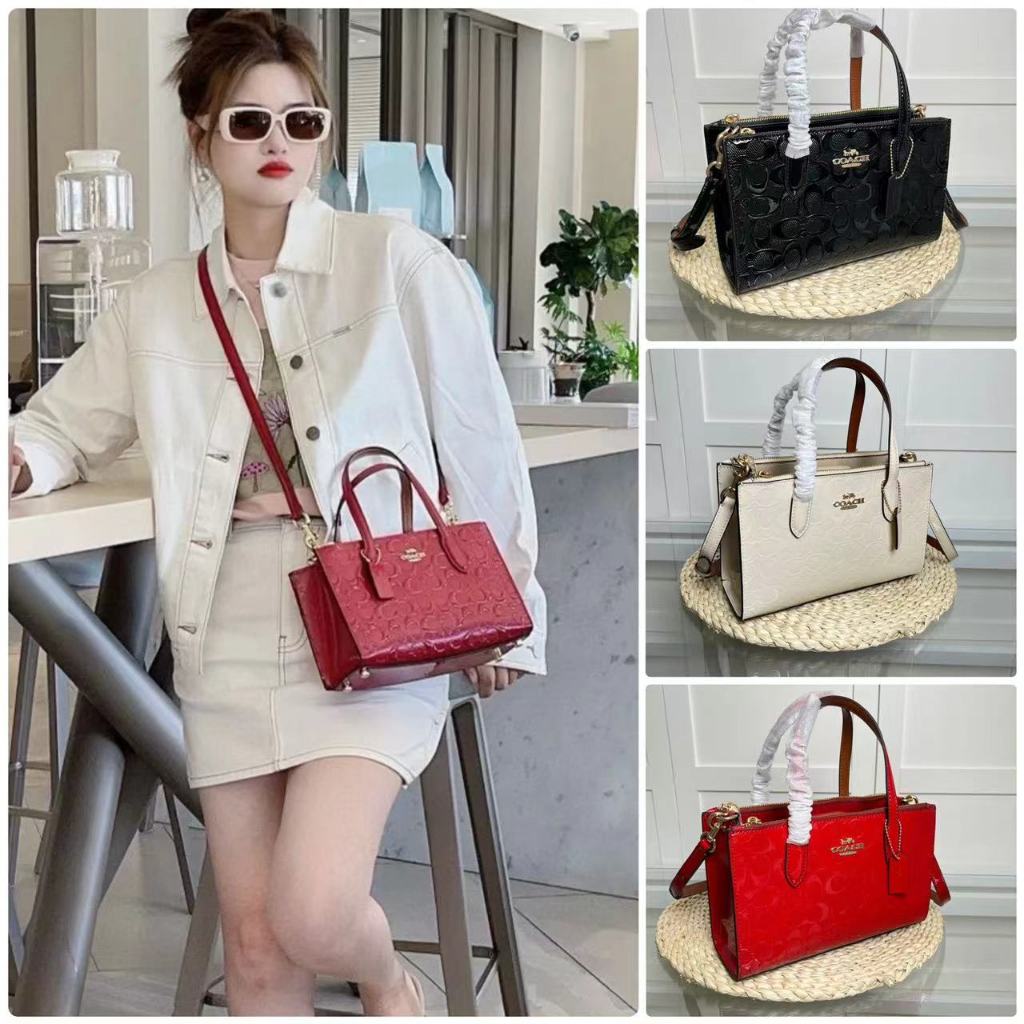 ของแท้ 100% COACH หญิงกระเป๋าขนาดเล็ก Nina Tote กระเป๋าคลาสสิกพิมพ์สิทธิบัตรหนังนูนกระเป๋าถือไหล่กระเป๋า Messenger CV400