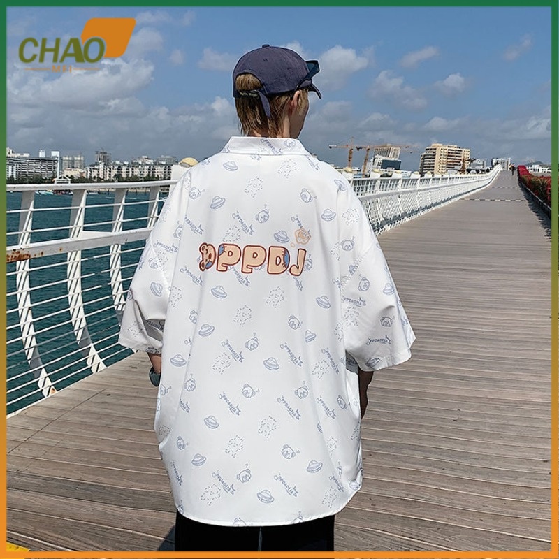(TH ในสต็อก)พิมพ์เต็มหมีเสื้อญี่ปุ่นผู้ชายอินเทรนด์ฤดูร้อนบางสไตล์ผ้าม่านหลวมออกแบบซอกแขนสั้นเสื้อดอกไม้คู่ย้อนยุค