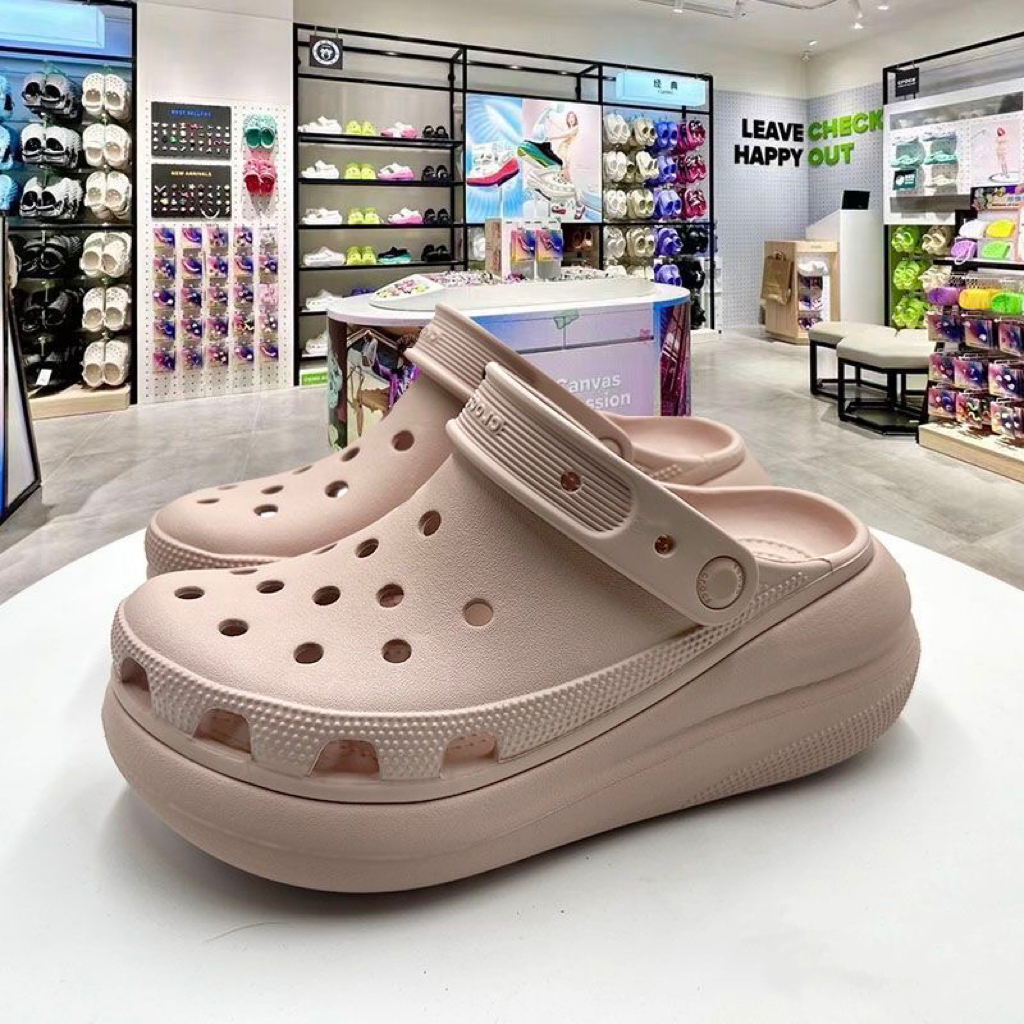 Crocs Crush Shimmer Clog Pink Shiny crocs สําหรับผู้หญิงรองเท้าชายหาด