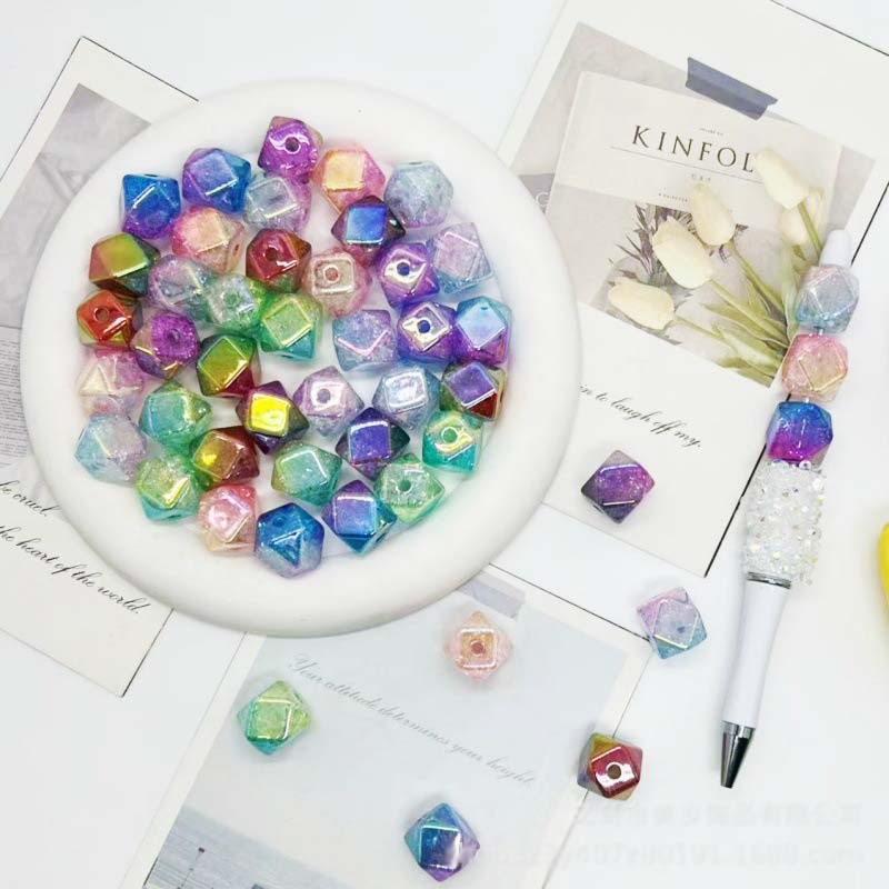 10ชิ้น/เซ็ตสุ่มสไตล์อะคริลิชุบยูวีสีน้ําแข็งแตกไล่โทนสีสองสีตารางน้ําเกาลัดตรงหลุมหลวมลูกปัดทําเองลูกปัดแฮนด์เมดแฟชั่นอุปกรณ์เครื่อ