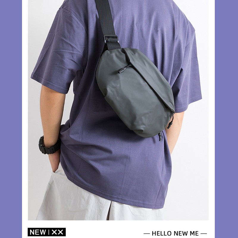 [ยิงจริง] Pvc Hair Waterproof Outing Street Style Mens Bag/Minimalist Fashion Mens Chest Bag/Sports Casual Small Bag