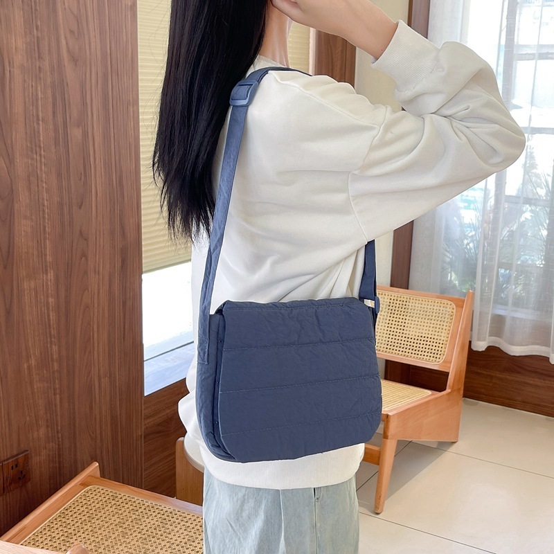 YADOU Niche design flap cloud bag เต็มไปด้วยผ้าฝ้ายกระเป๋าสะพายอเนกประสงค์สไตล์เกาหลี