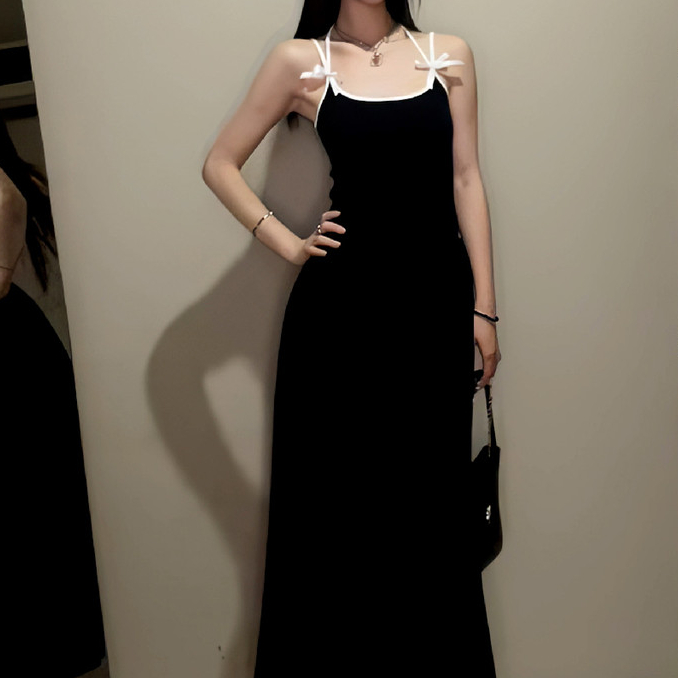 Bella Shop เดรสสีดำตัวเล็กสวยสุดๆ เซ็กซี่เปิดไหล่ โบว์สำหรับผูก สายเดี่ยว ชุดเดรส