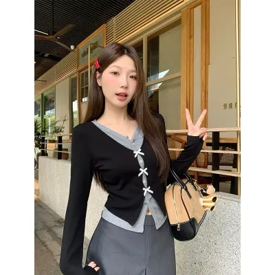 NZN แฟชั่นเกาหลีผู้หญิงสั้นคอวีด้านบนปลอมสองตัดกันเสื้อยืดแขนยาว
