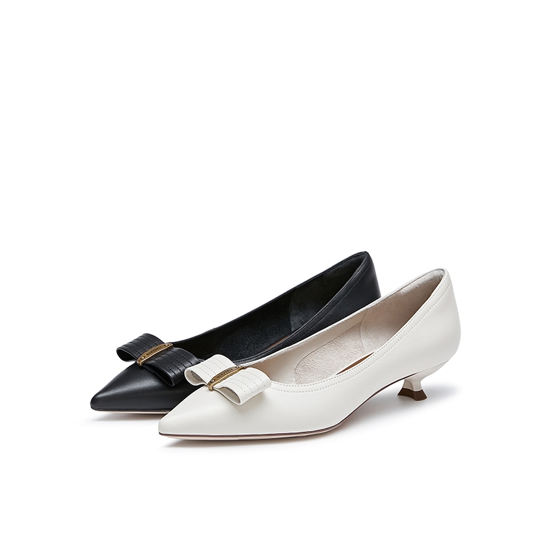 Staccato Women's Kitten Bow Heels รองเท้าคัทชู ส้นเตี้ย หัวแหลม 9ER76