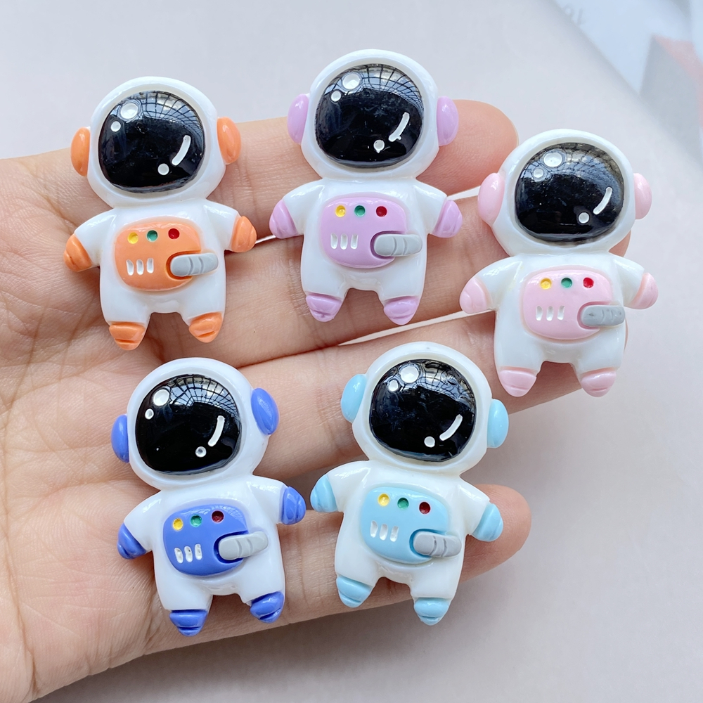 ชุด 5 ชิ้นน่ารักการ์ตูนเรซิ่น Spaceman/ตัวละคร/ระบายสี/3D/ตกแต่งแบน/หัตถกรรม