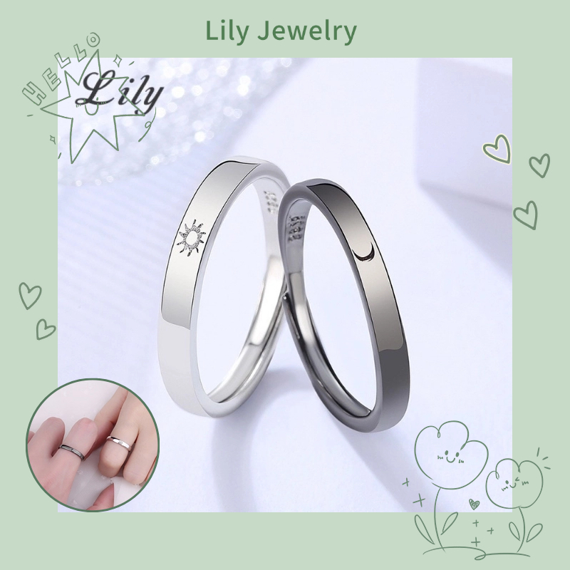 2 แหวนคู่รัก ลายดวงจันทร์ ดวงอาทิตย์ ดาว ดวงจันทร์ สีดํา สีขาว ปรับได้ สําหรับวันวาเลนไทน์