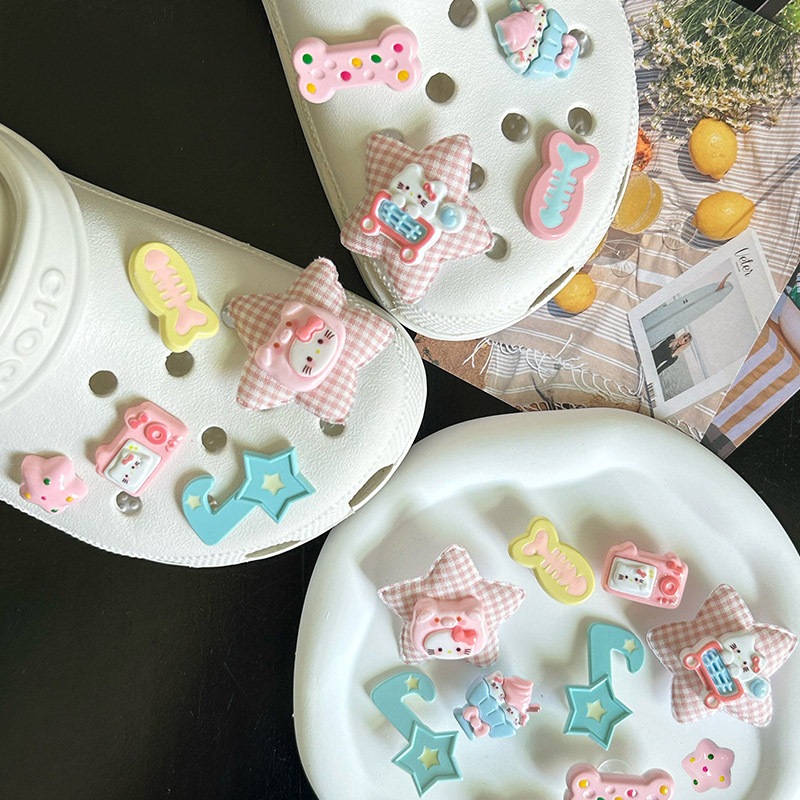 Pink Croc Accessories DIY Cute Kitty Cat รองเท้าที่ถอดออกได้ Charm ดอกไม้รองเท้าอุปกรณ์เสริมรองเท้าต