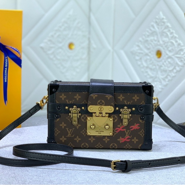 Louis Vuitton LV Womens Shoulder Crossbody Bag Box Bag Petite Malle Handbag M86286