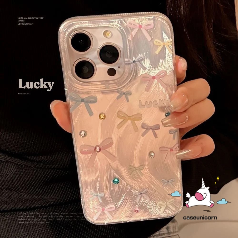 การ์ตูนสี Star Lucky Starry Sky น่ารัก Candy Bow ดอกไม้สร้อยข้อมือสําหรับ IPhone 7Plus 14 13 12 11 15 Pro Max 15 8 14 7 Plus XR XS Max X Luxury Pearly Luster การ์ดกรณี