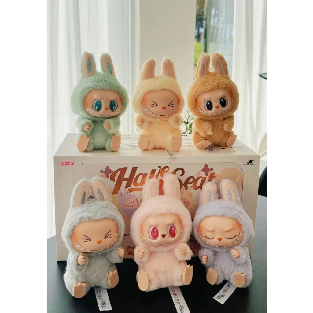 Popmart THE MONSTERS ท่านั่ง LABUBU ตุ๊กตาไวนิล