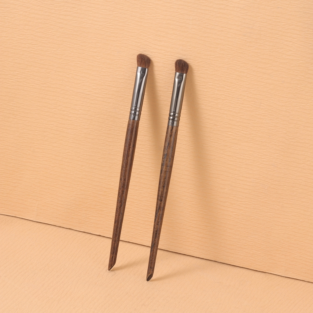 【OVW】 แปรงแต่งหน้ามืออาชีพ หัวแบน ขนาดกลาง 2 ชิ้น XQ13-2