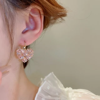 เพทายฝรั่งเศสรักหูหัวเข็มขัดขนาดเล็กใหม่หัวใจออกแบบต่างหูอินเทรนด์พร็อพคุณภาพสูงออกแบบต่างหูหญิง