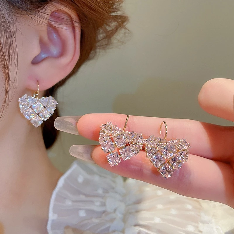 เพทายฝรั่งเศสรักหูหัวเข็มขัดขนาดเล็กใหม่หัวใจออกแบบต่างหูอินเทรนด์พร็อพคุณภาพสูงออกแบบต่างหูหญิง