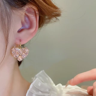 เพทายฝรั่งเศสรักหูหัวเข็มขัดขนาดเล็กใหม่หัวใจออกแบบต่างหูอินเทรนด์พร็อพคุณภาพสูงออกแบบต่างหูหญิง
