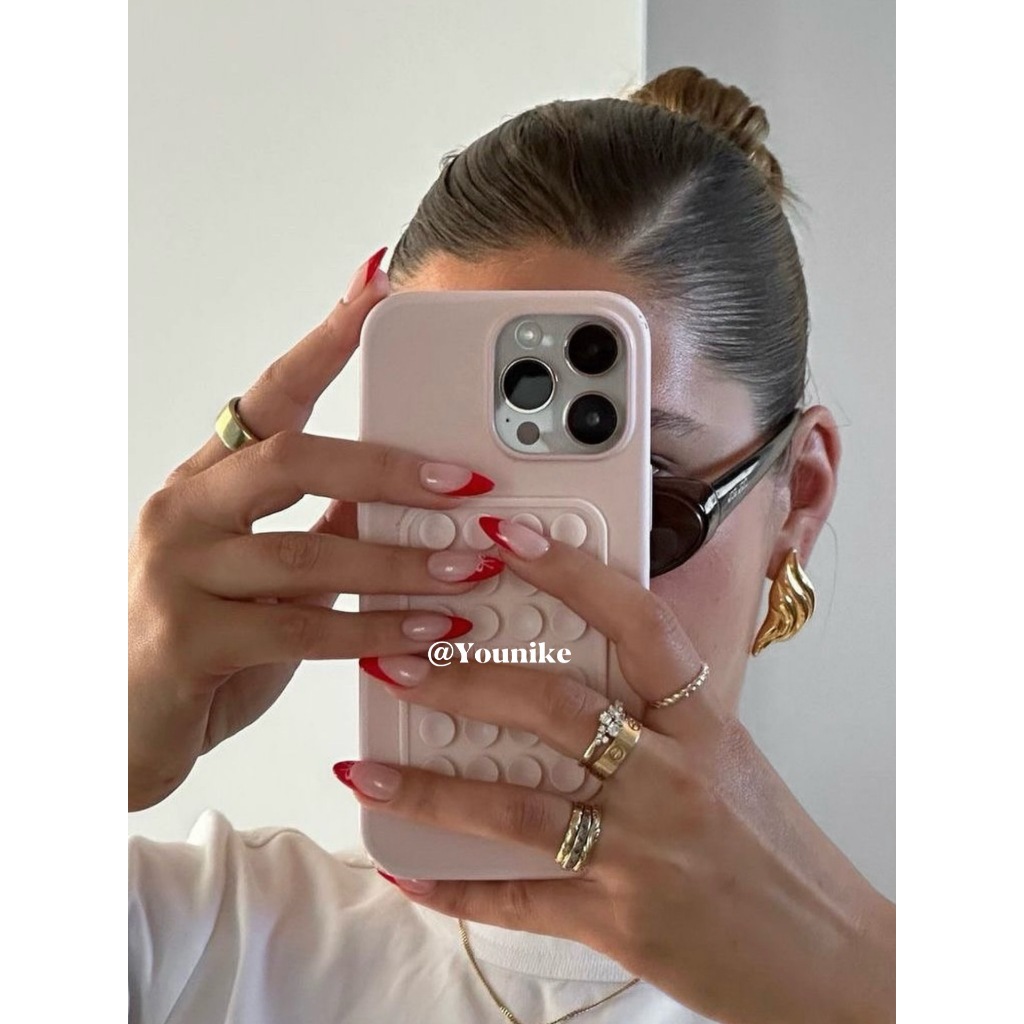 เกาหลีน่ารัก ins Blogger Hailey สไตล์เดียวกัน Niche ที่ไม่ซ้ํากันสีชมพูดูดถ้วยซิลิโคนเหลวสไตล์เกาหลีหวานเหมาะสําหรับ iphone15promax/14pro Apple 16/13/12 เคสโทรศัพท์ 11 ป้องกัน AIR กรณีกันกระแทก 17promax