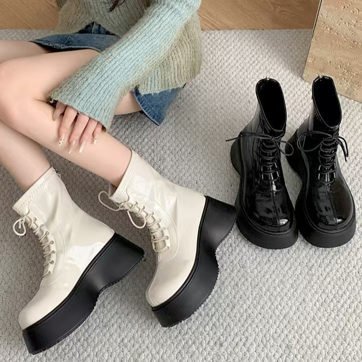 สุภาพสตรีหนาsoled Martin Boots 2024 สไตล์ใหม่ความสูงเพิ่ม 7 ซม.สีดํา/สีขาวรองเท้าสั้นRetroนักเรียนLaced-Upรองเท้าสั้น