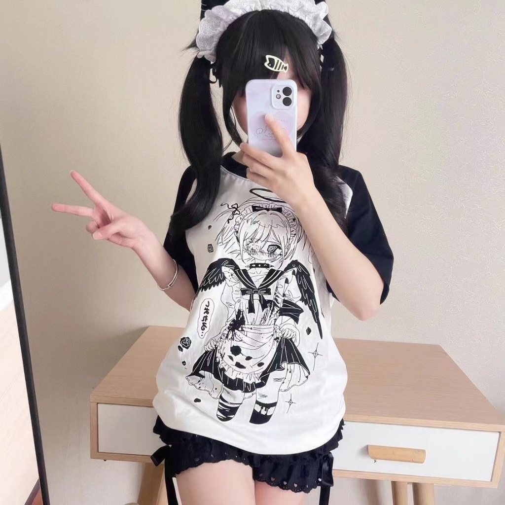 ญี่ปุ่นสีดําน้องสาวนุ่มแขนสั้นเสื้อยืดผู้หญิงอะนิเมะการกระทําการ์ตูนนักเรียนด้านบน แฟน ฮาราจูกุการ์ตูนพิมพ์ อิน