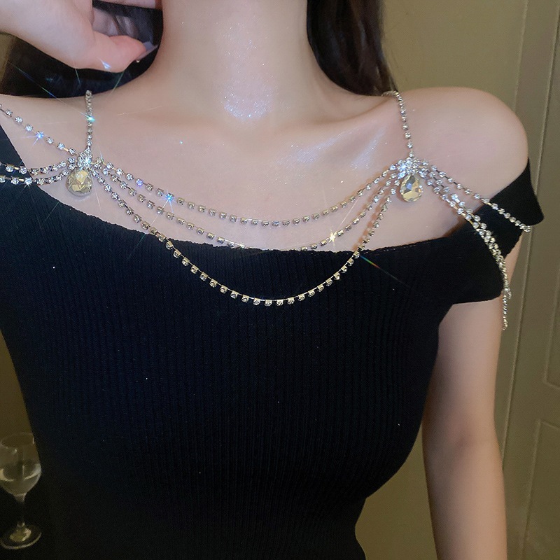 Diamond drop ห่วงโซ่ไหล่เรขาคณิตหลายชั้น เครื่องเทศ หวานเย็น แฟชั่น body chain niche บุคลิกภาพสร้อยคอความรู้สึกสูงผู้หญิง