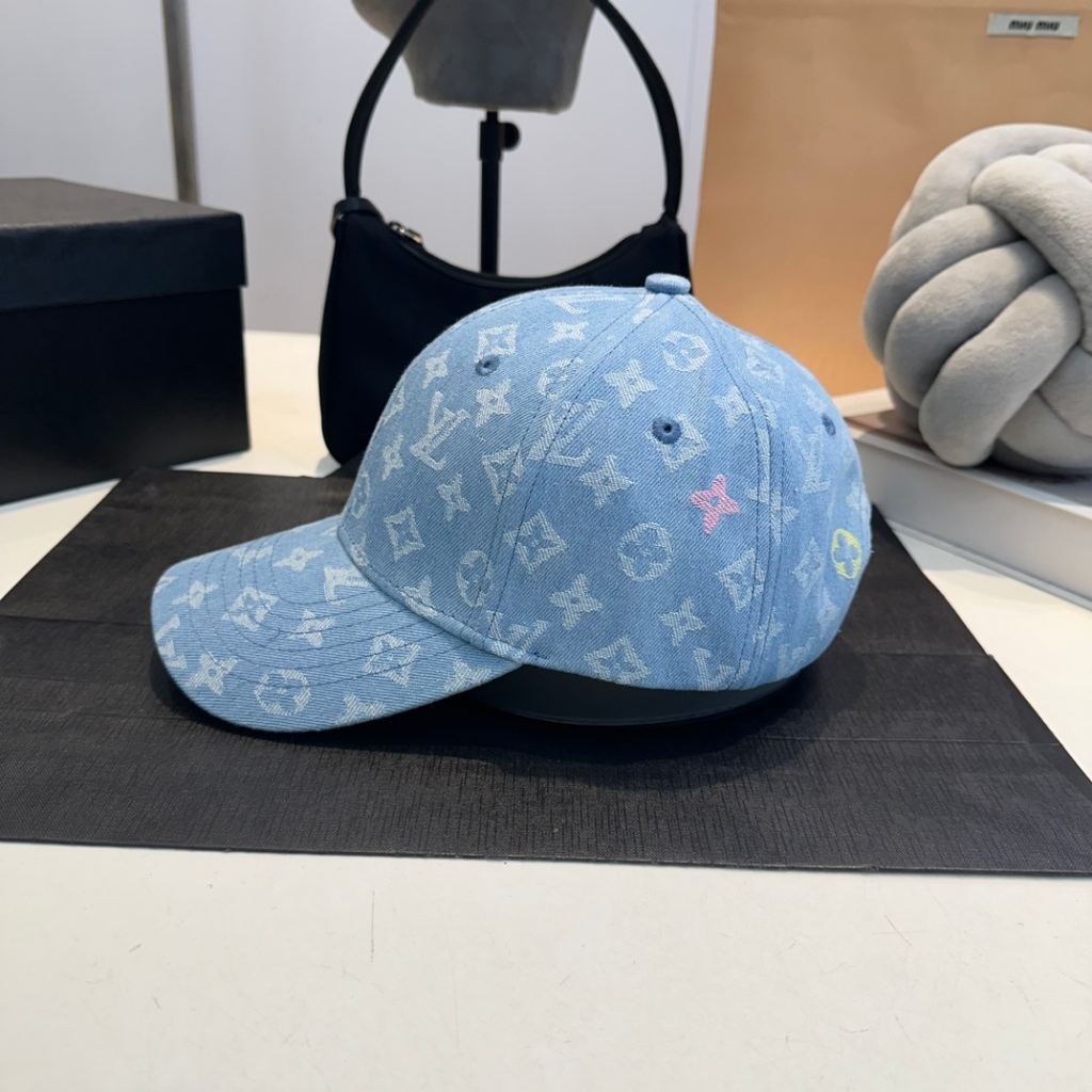 Louiss street travel หมวกเบสบอล