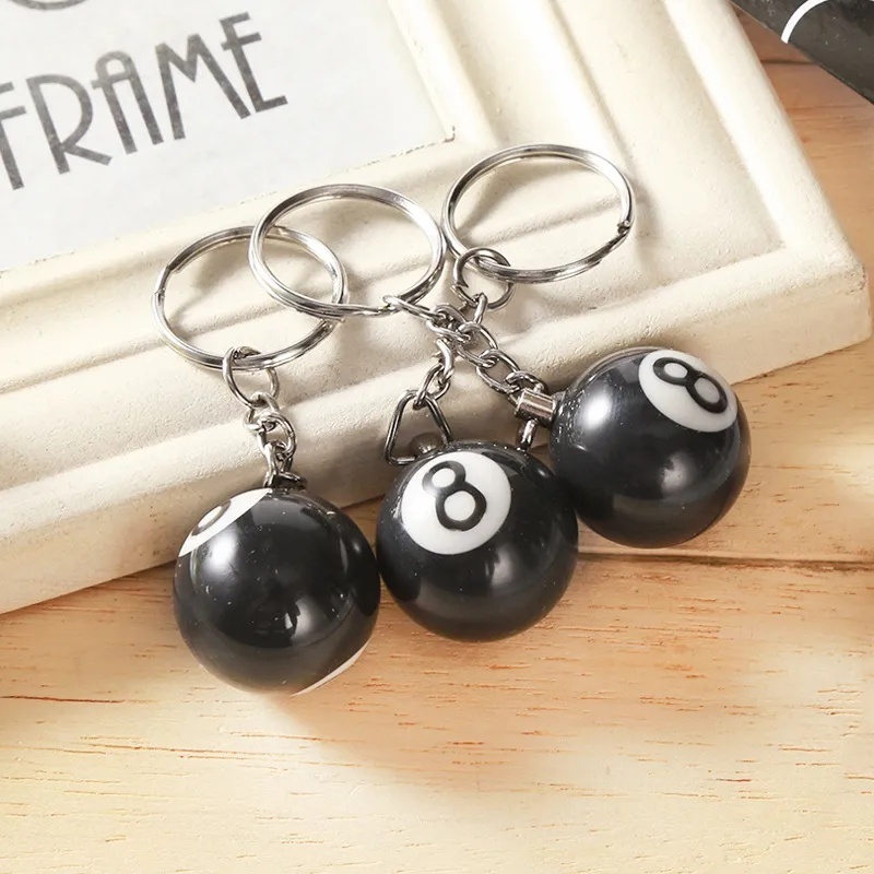 พร้อมส่ง+COD พวงกุญแจ จี้รูปลูกเต๋า No 8 Billiard สีดํา เหมาะกับของขวัญ สําหรับผู้หญิง