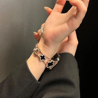 Clover Charm สายคล้อง + เพชรสําหรับ Series 11 10 9 8 7 6 5 SE 4 3 2 1 Ultra 3 2 Hollow ฝาครอบ iWatch 46 มม.42/49/45/41/40 มม.44 มม.38 มม.42 มม.ส่องแสง Band + Shining Diamond Case